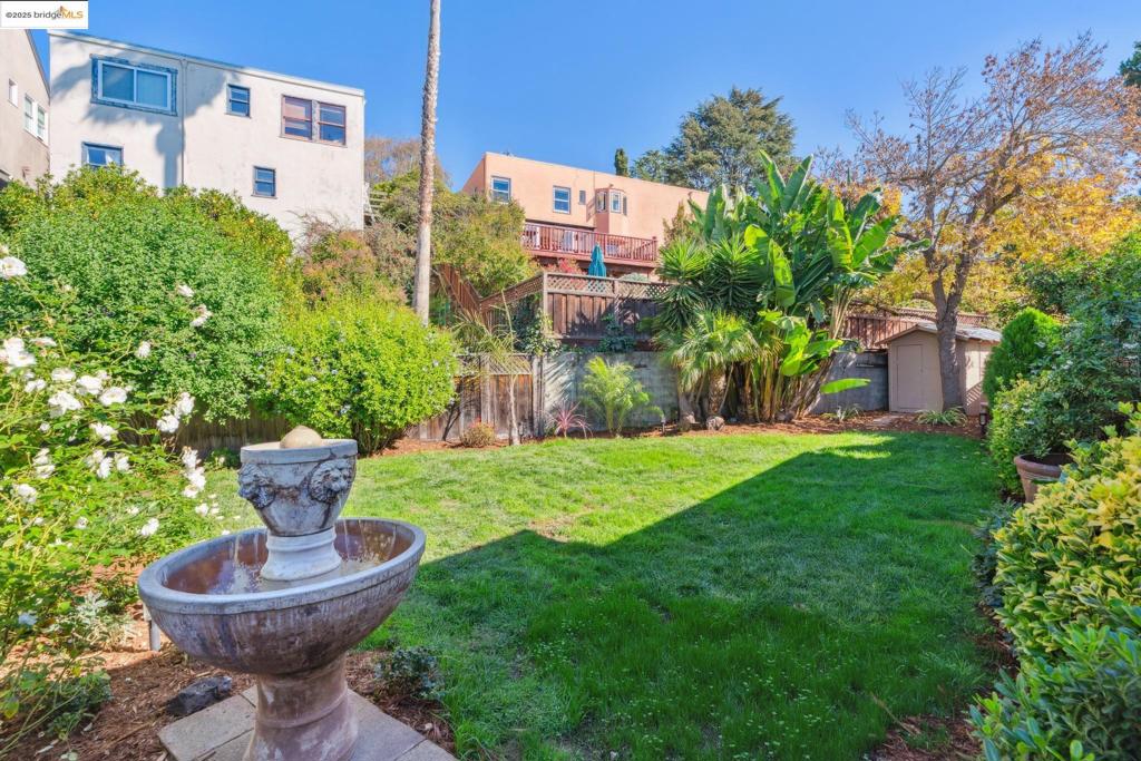 REDWOOD HEIGHTS - Residential