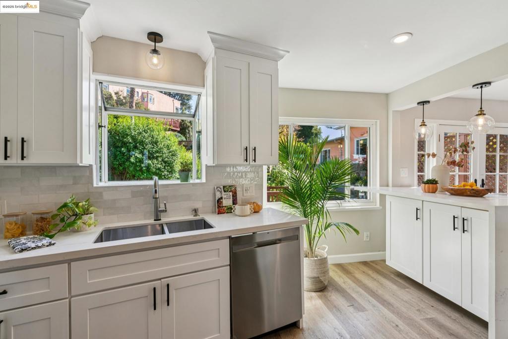 REDWOOD HEIGHTS - Residential