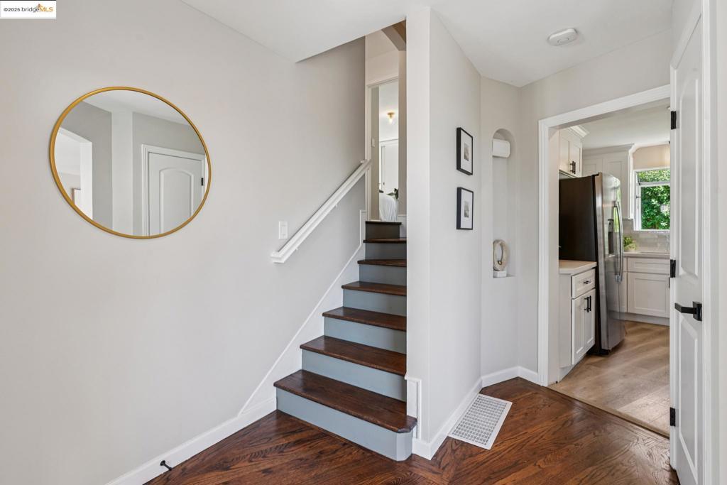 REDWOOD HEIGHTS - Residential