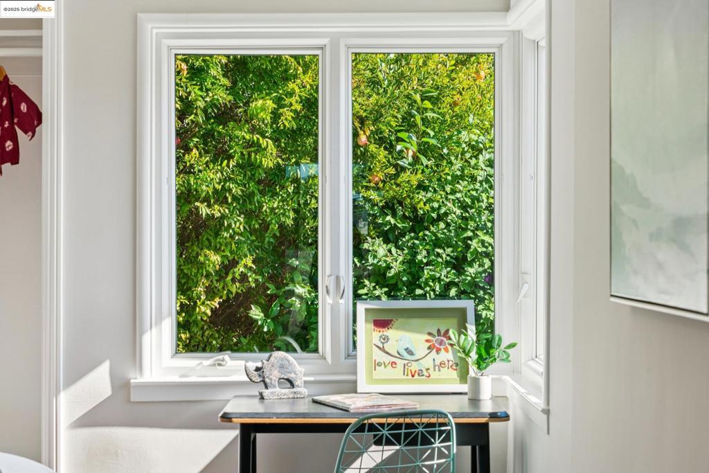 REDWOOD HEIGHTS - Residential