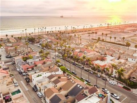 Photo of 225 20th Street, Huntington Beach, CA 92648 (MLS # OC25058462)