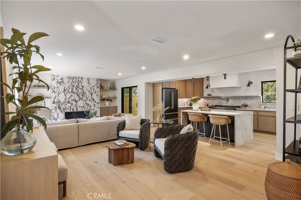 1643 San Ysidro Drive
