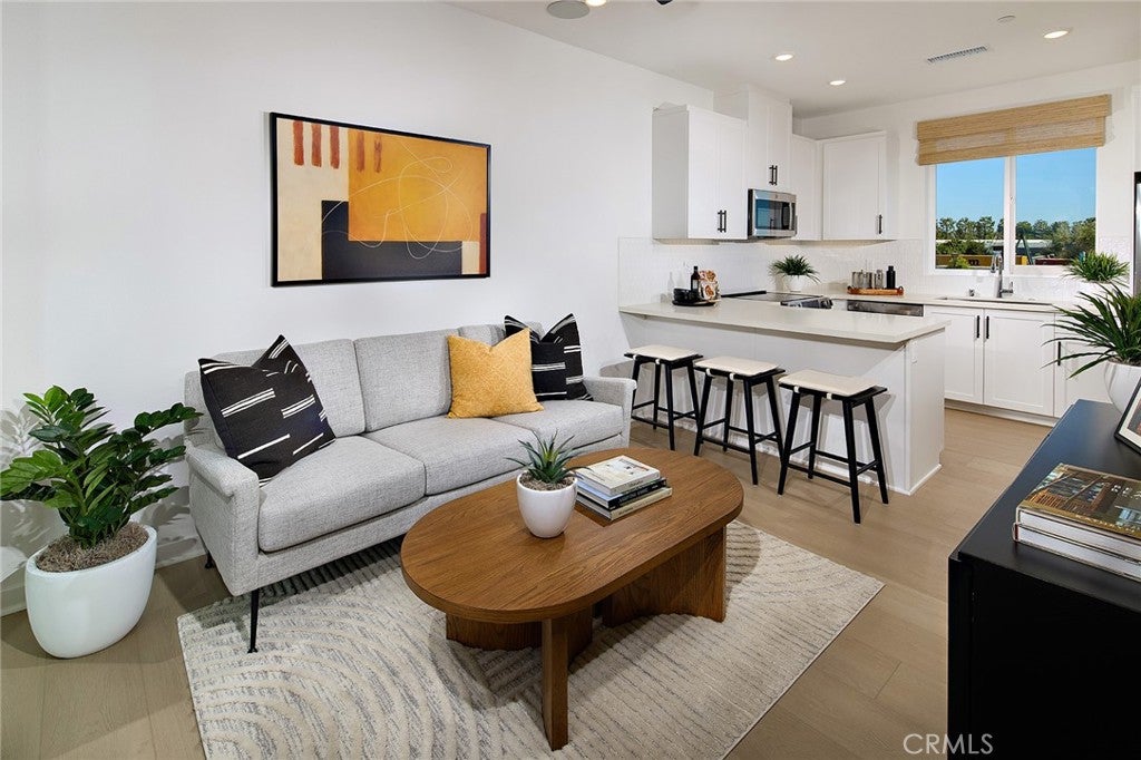 1425 E Via Acero RD