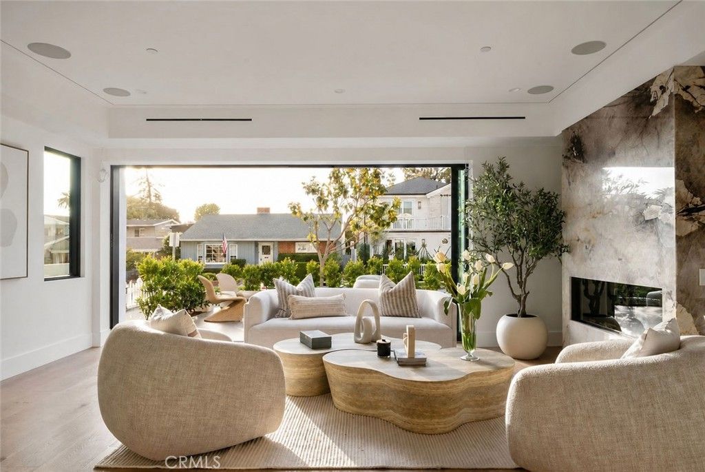 Photo of 518 Poinsettia Avenue, Corona Del Mar, CA 92625 (MLS # NP26094304)
