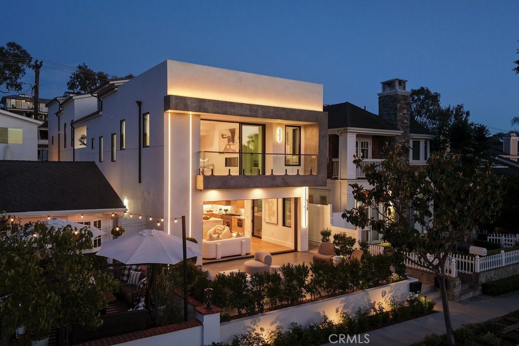 Photo of 518 Poinsettia Avenue, Corona Del Mar, CA 92625 (MLS # NP26094304)