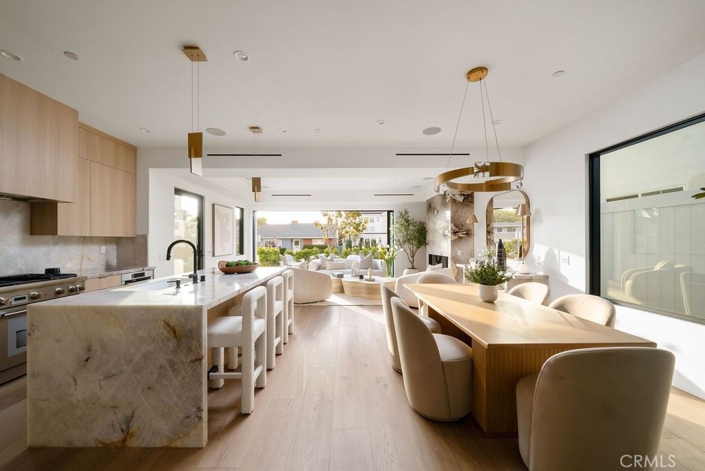 Photo of 518 Poinsettia Avenue, Corona Del Mar, CA 92625 (MLS # NP26094304)