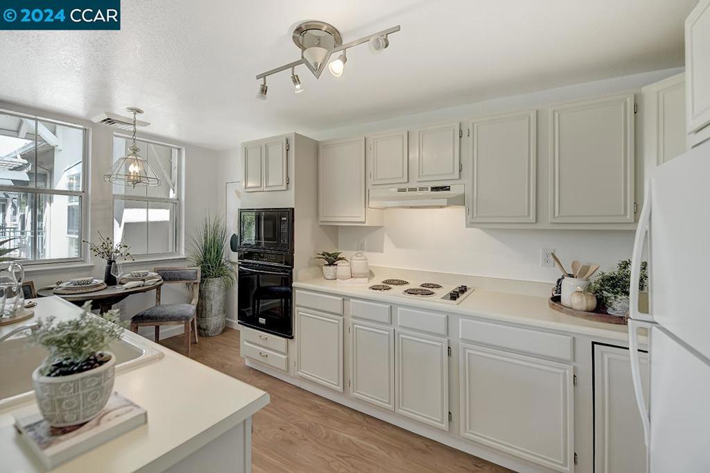 ROSSMOOR - Residential