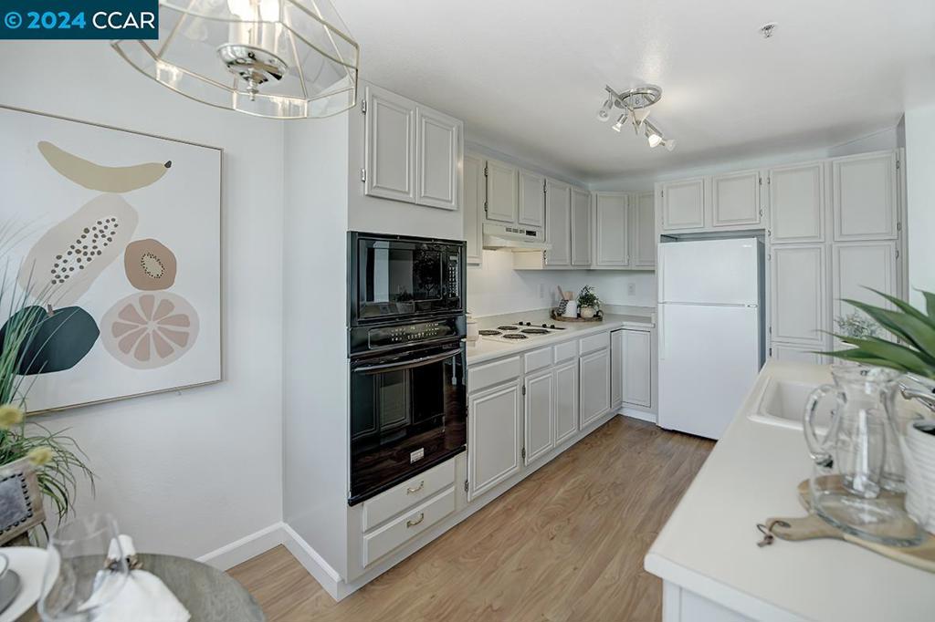 ROSSMOOR - Residential