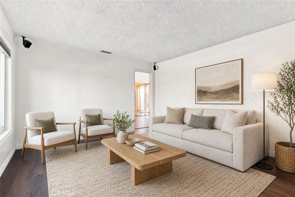 5354 N Fairvalley