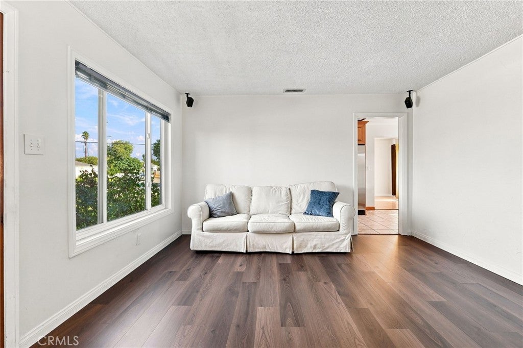 5354 N Fairvalley