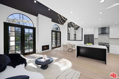 Photo of 930 N Doheny Drive #311, West Hollywood, CA 90069 (MLS # 25594309) Photo of 930 N Doheny Drive #311, West Hollywood, CA 90069 (MLS # 25594309)