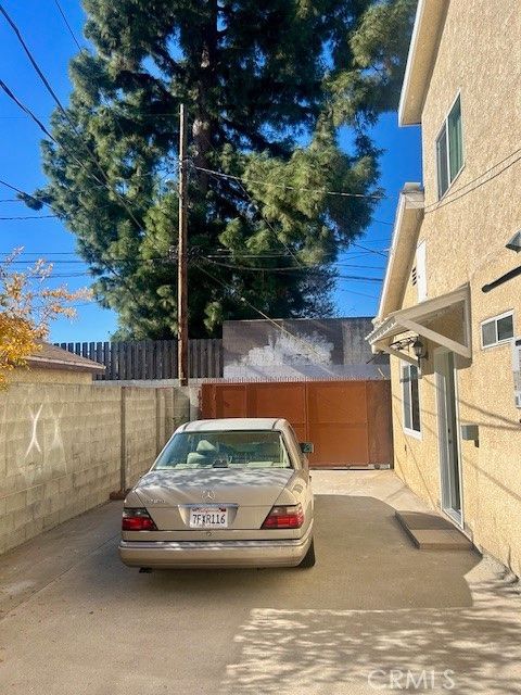 Photo of 5945 Riverdale, North Hollywood, CA 91601 (MLS # GD25277766)