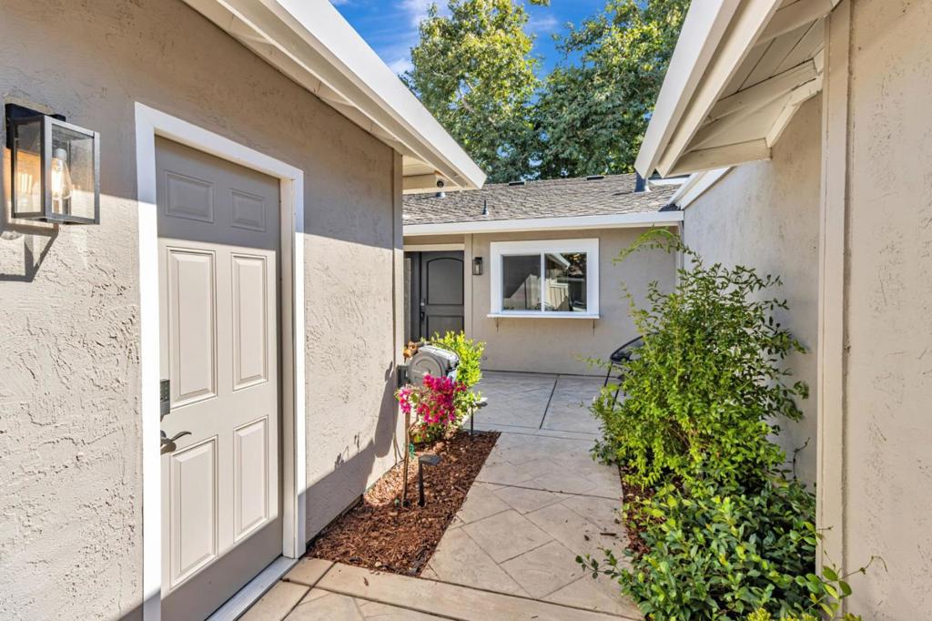 1108 Holly Oak Circle