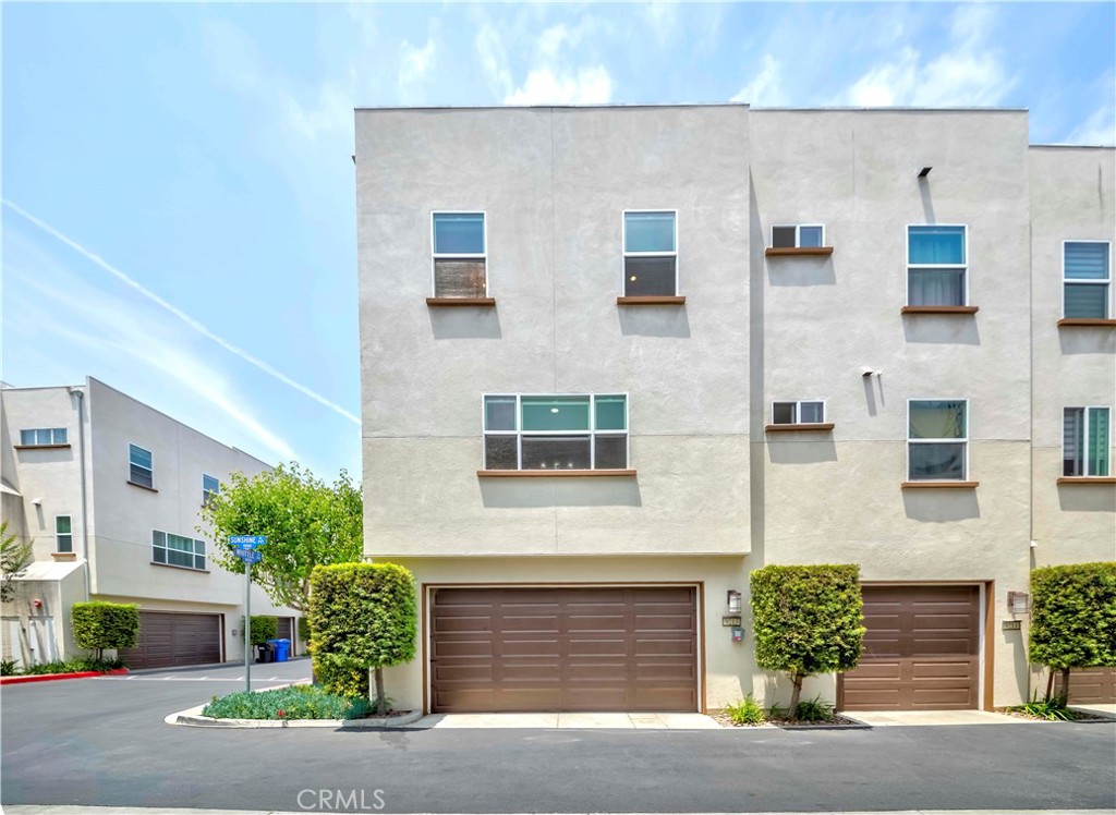 9213 Sunshine Place