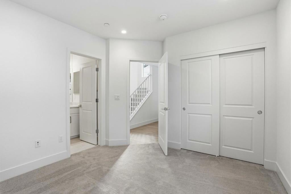 100 Oak Circle