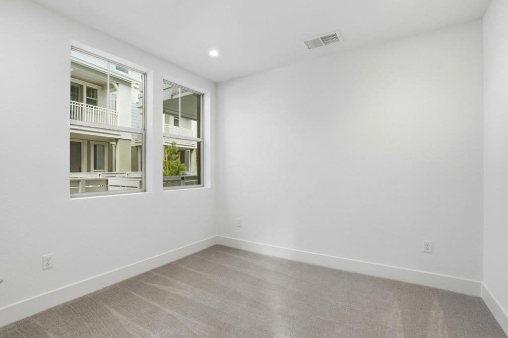 100 Oak Circle