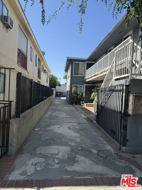 Photo of 14214 Sherman Way #5, Van Nuys, CA 91405 (MLS # 25576799) Photo of 14214 Sherman Way #5, Van Nuys, CA 91405 (MLS # 25576799)