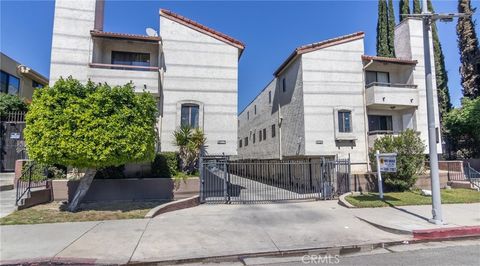 Photo of 13203 Vanowen Street #8, North Hollywood, CA 91605 (MLS # SR26053832)