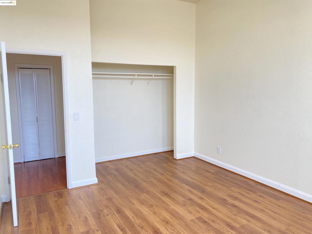 OAKLAND WEST - Residential Income