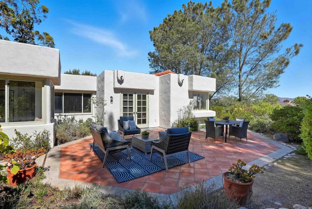 Photo of 2206 Running Spring Place, Encinitas, CA 92024 (MLS # NDP2509596)