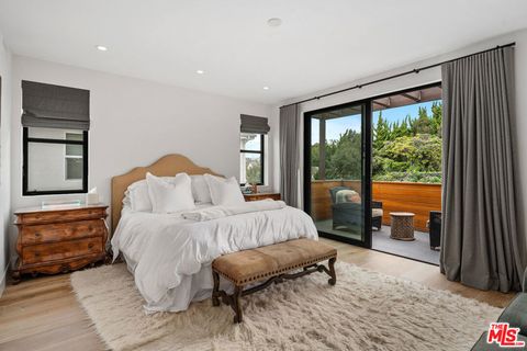 Tiny photo for 2230 Malcolm Avenue, Los Angeles, CA 90064 (MLS # 26645247)