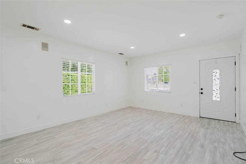 535 N Pasadena Avenue