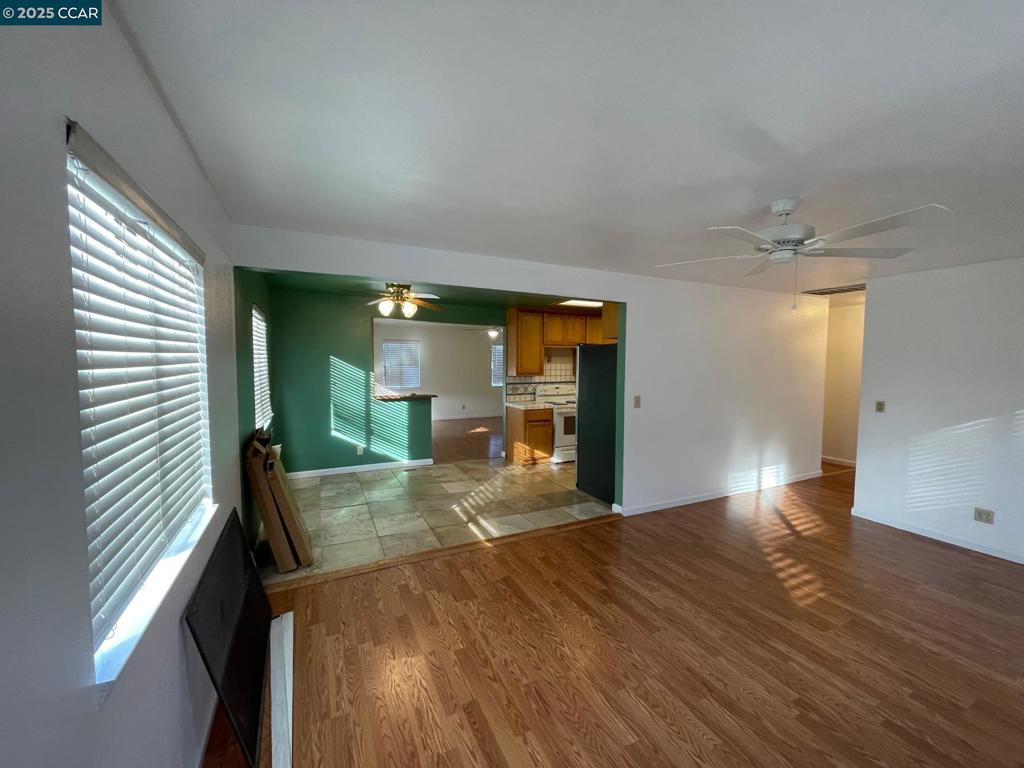 GRANADA HILLS - Residential