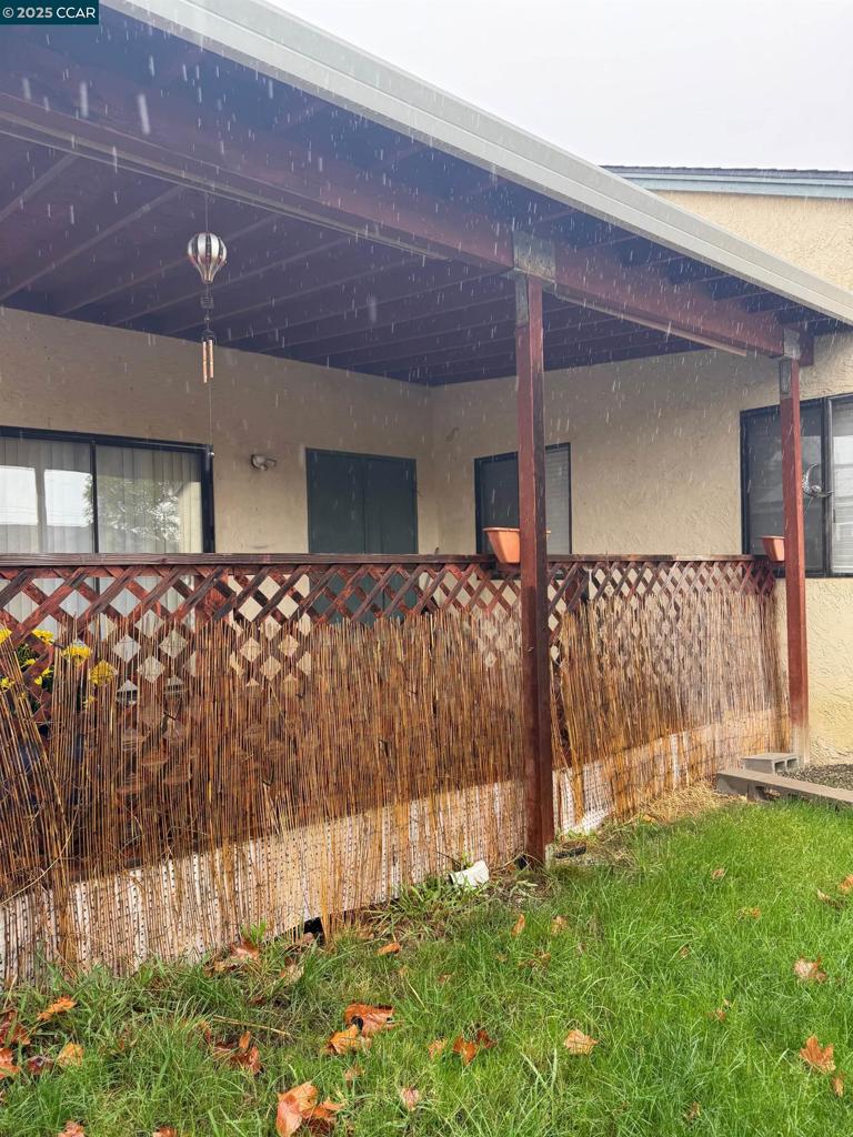 GRANADA HILLS - Residential