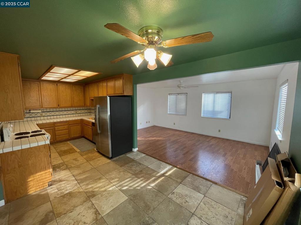 GRANADA HILLS - Residential