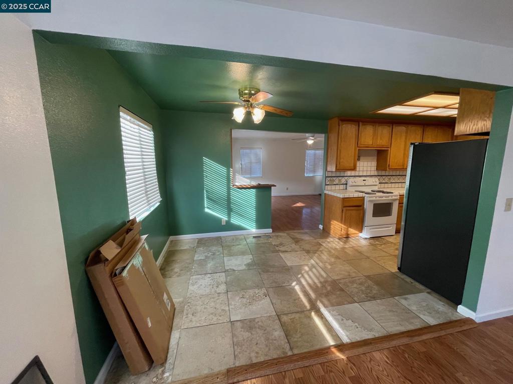 GRANADA HILLS - Residential