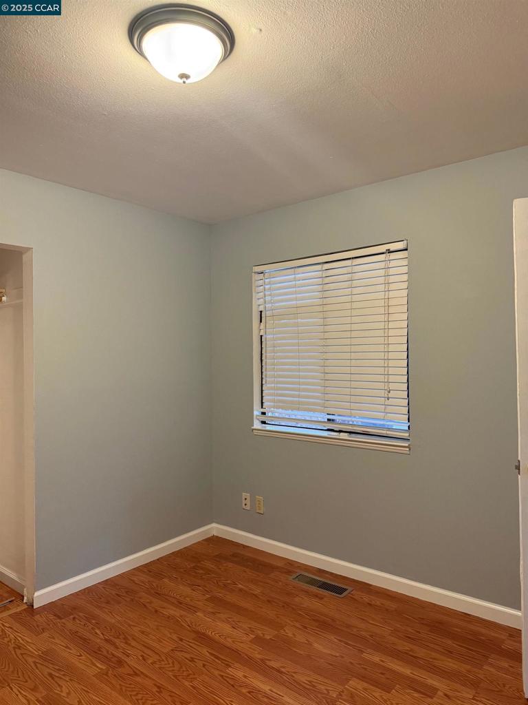 GRANADA HILLS - Residential