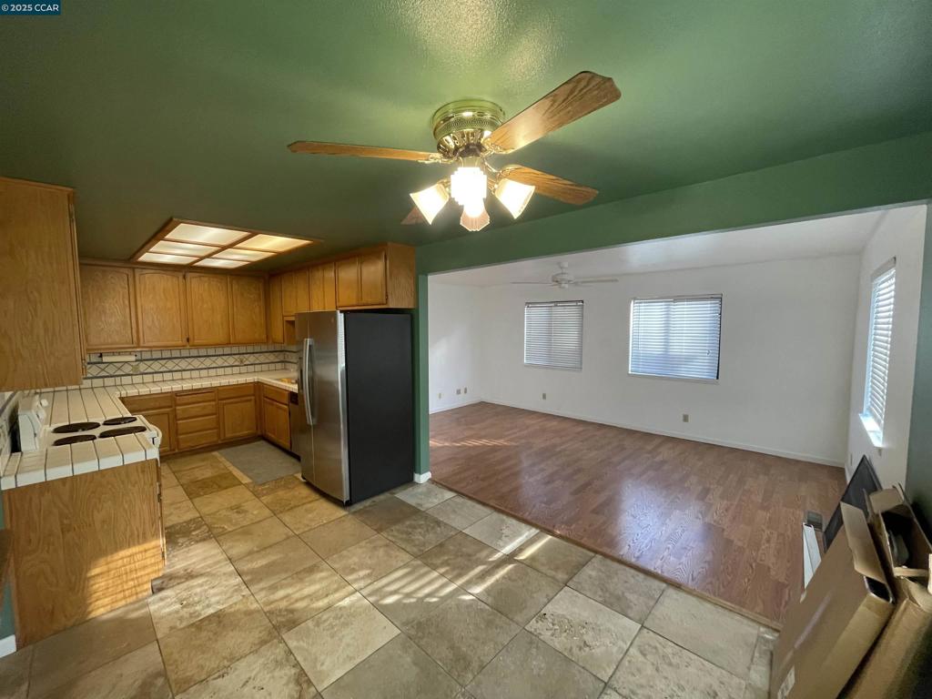 GRANADA HILLS - Residential