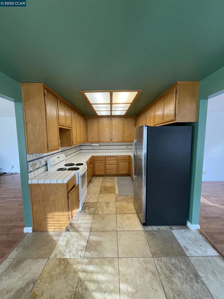 GRANADA HILLS - Residential