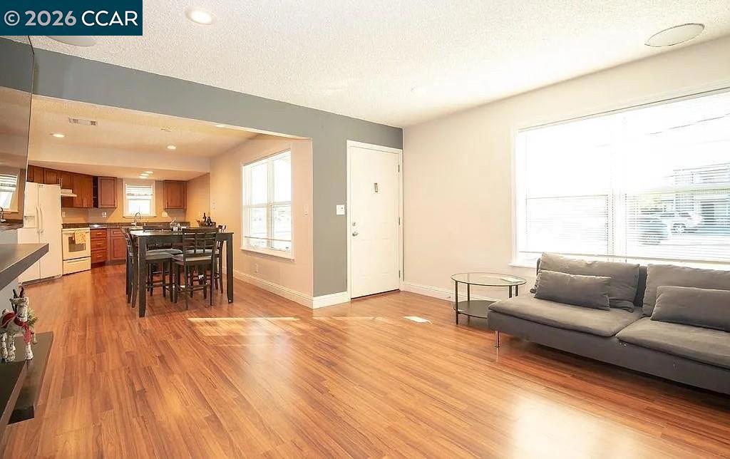 6 Linscheid Dr