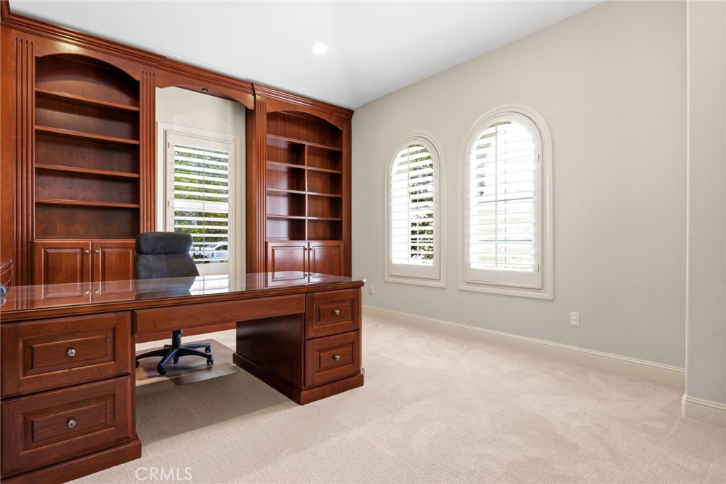 309 Whitcliff Court - Photo 4