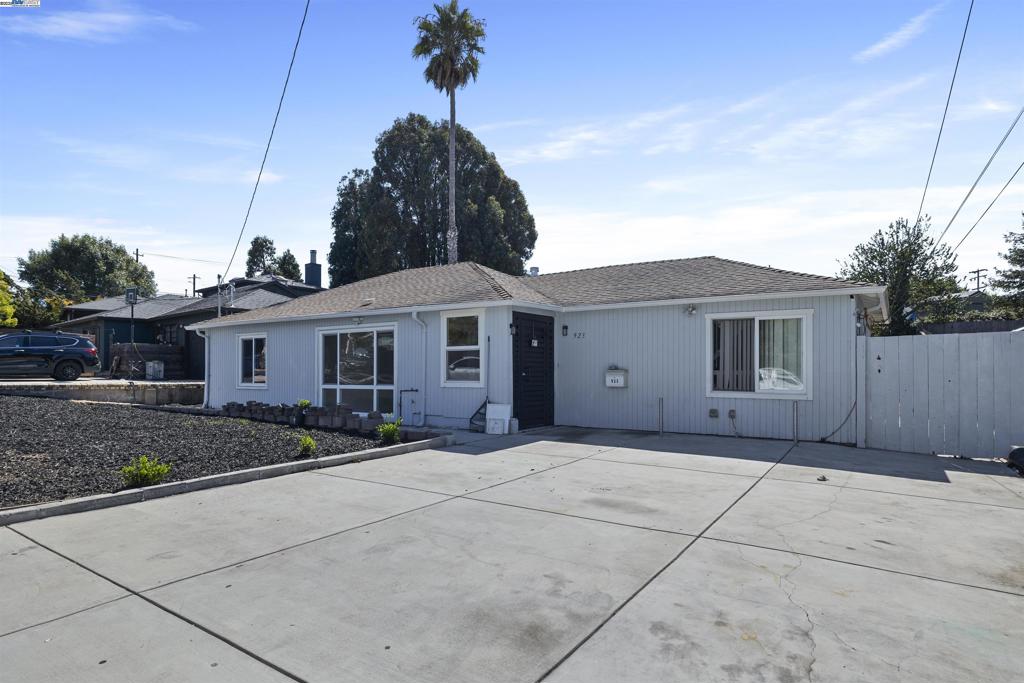 EL SOBRANTE MANOR - Residential