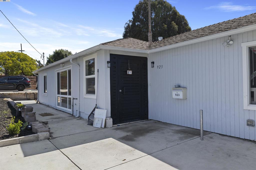 EL SOBRANTE MANOR - Residential