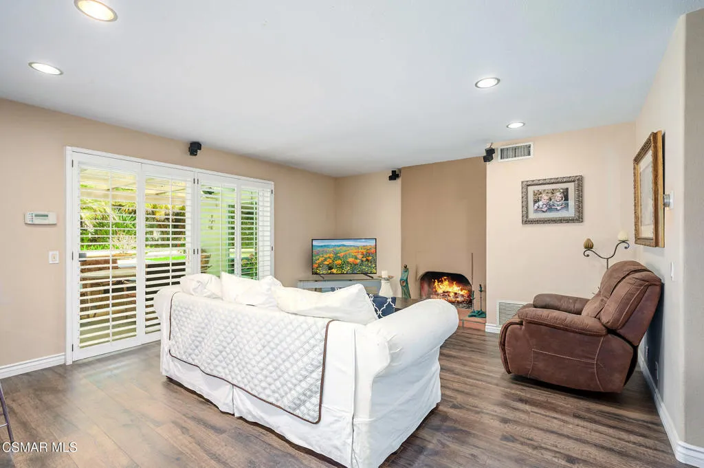 Thousand Oaks, California 91360, United States, 4 Bedrooms Bedrooms, ,4 BathroomsBathrooms,Residential,Active,150313