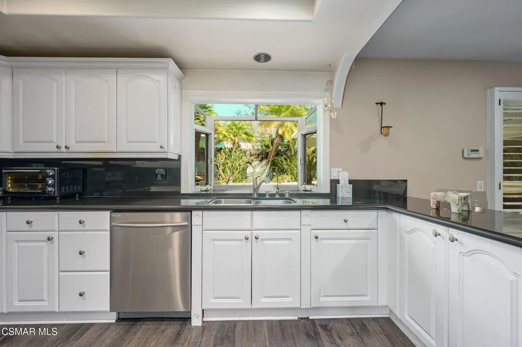 Thousand Oaks, California 91360, United States, 4 Bedrooms Bedrooms, ,4 BathroomsBathrooms,Residential,Active,150313