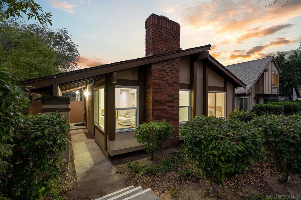 5166 Abuela Dr