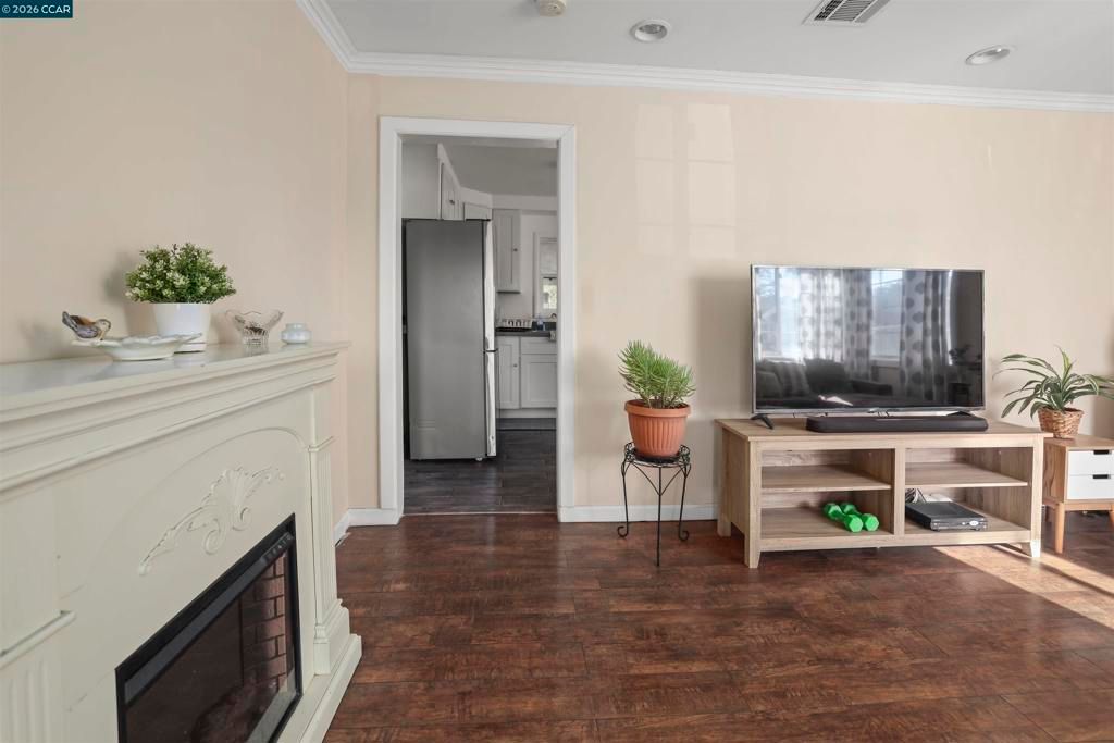 Photo of 35 Jefferson St St, Bay Point, CA 94565 (MLS # 41121030)