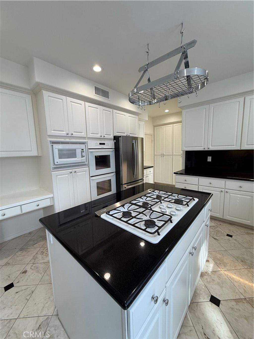 Photo of 6 Ponte, Irvine, CA 92606 (MLS # OC25275384)