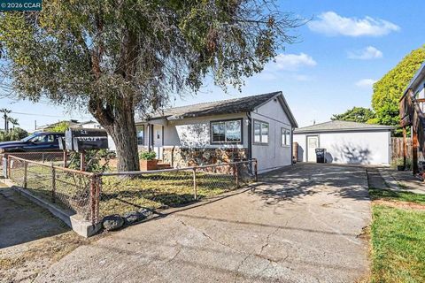 Photo of 4041 Ellis Rd Rd, Martinez, CA 94553 (MLS # 41127616)