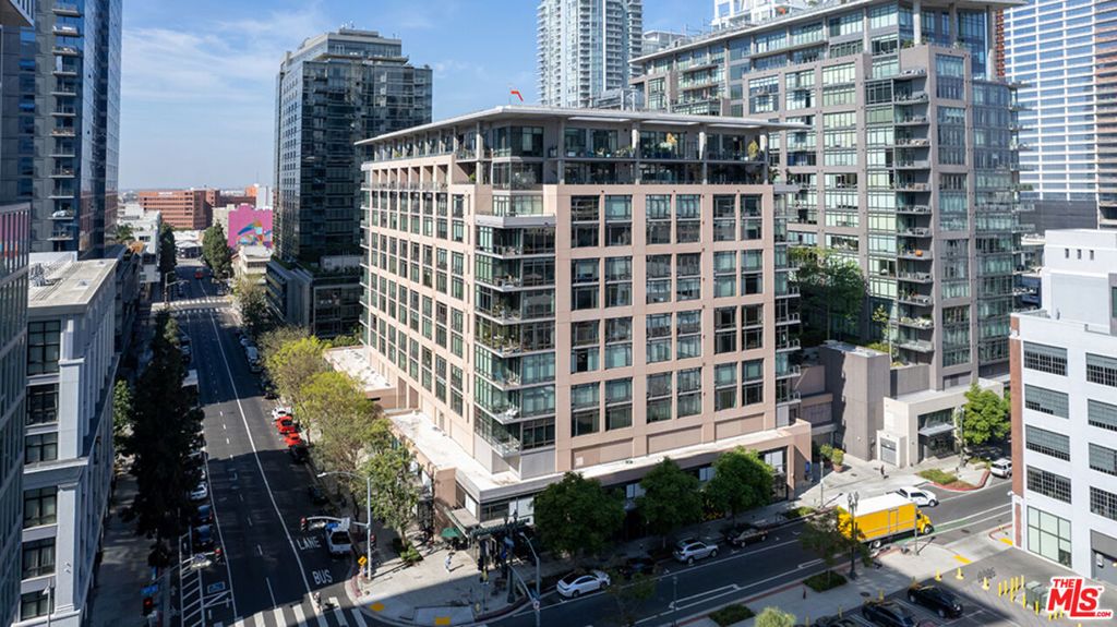 Photo of 1111 S Grand Avenue #PH1, Los Angeles, CA 90015 (MLS # 26650413)