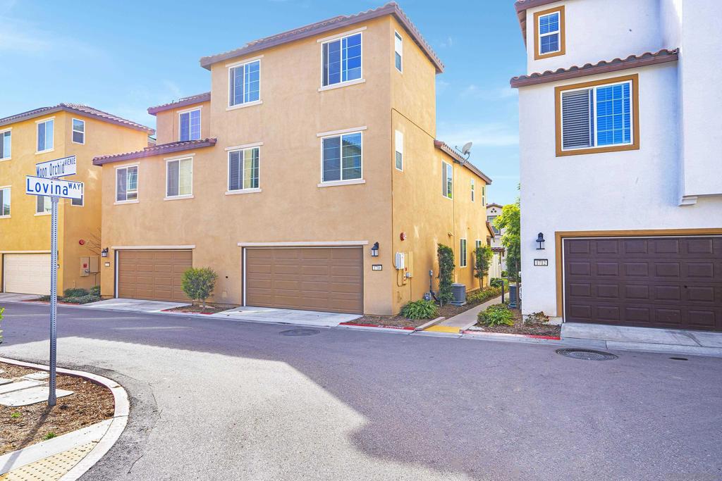 1716 Moon Orchid Ave