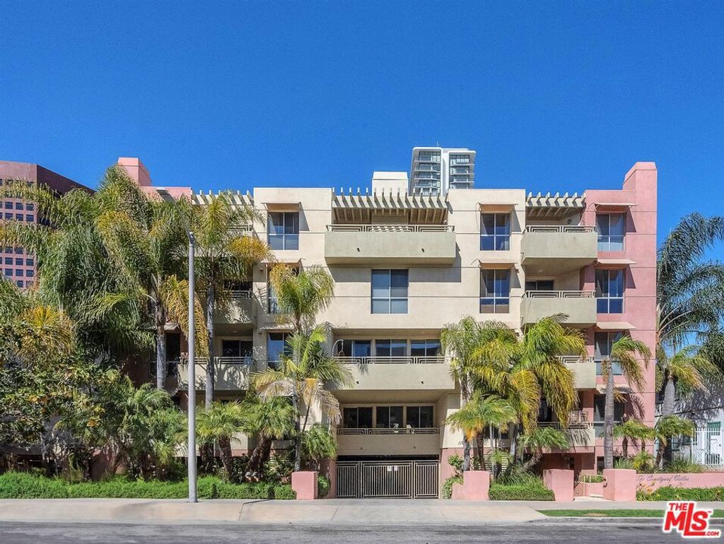 Photo of 1222 S Westgate Avenue #103, Los Angeles, CA 90025 (MLS # 25601021)