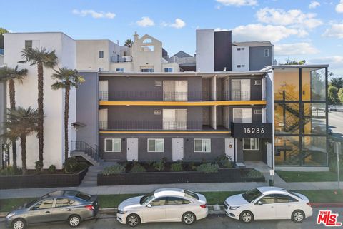 Photo of 15286 Sutton Street #102, Sherman Oaks, CA 91403 (MLS # 26836833)