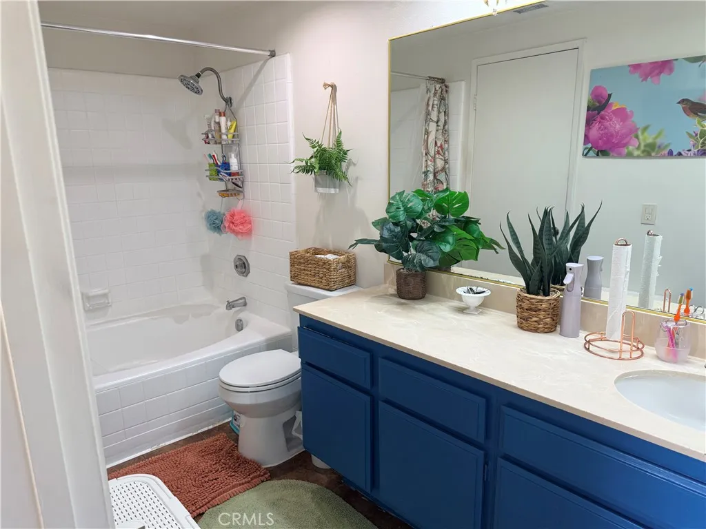 San Bernardino, California 92404, United States, 2 Bedrooms Bedrooms, ,2 BathroomsBathrooms,Residential,Active,214699