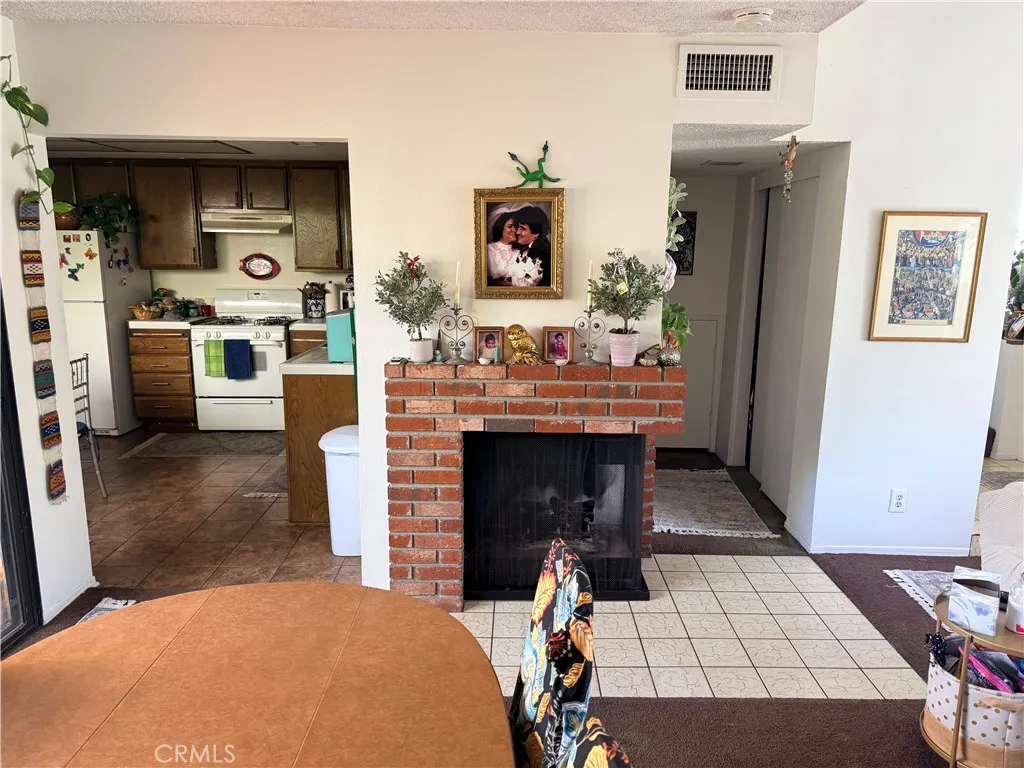 San Bernardino, California 92404, United States, 2 Bedrooms Bedrooms, ,2 BathroomsBathrooms,Residential,Active,214699