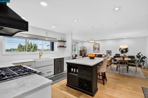 Photo of 1165 Nob Hill Ave Ave, Pinole, CA 94564 (MLS # 41128550)